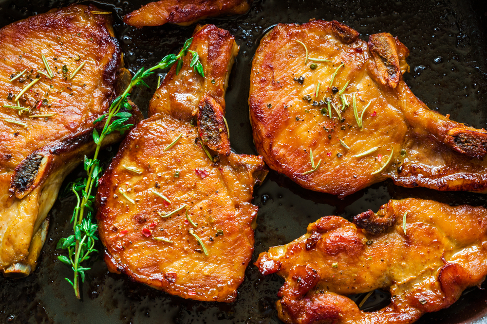 Receita para o Dia das Mães: Bisteca de porco com molho de vinho Receita para o Dia das Mães: Bisteca de porco com molho de vinho