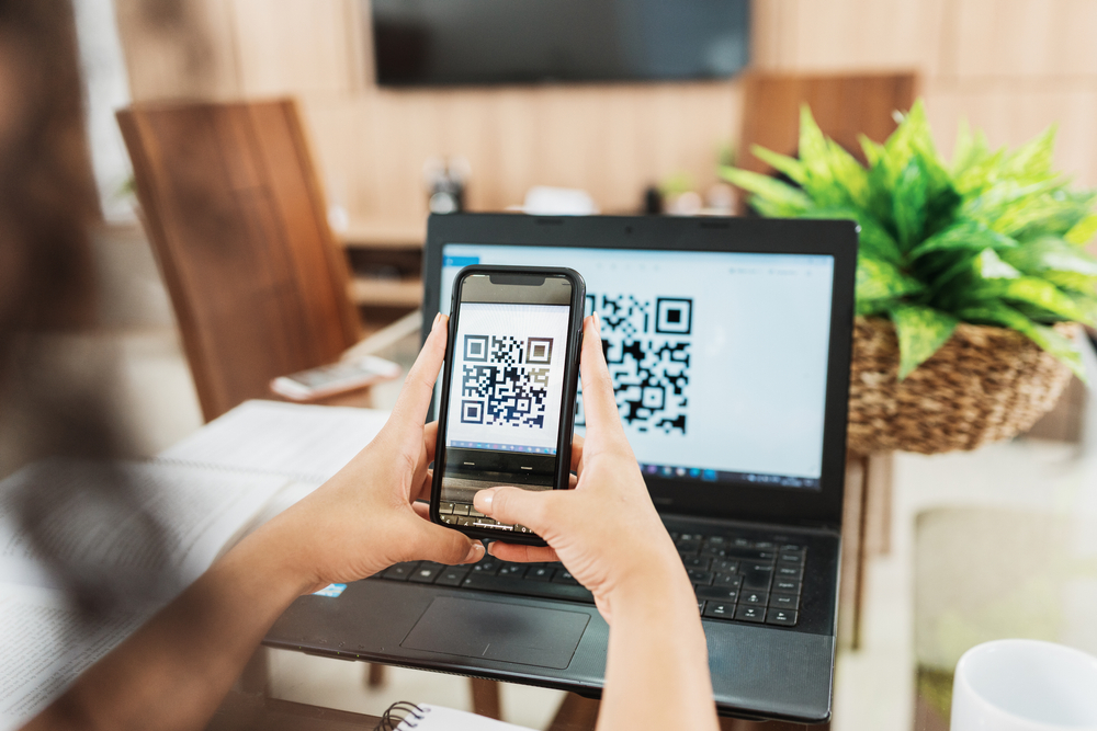 Pague contas através do QR Code com o Pix Pague contas através do QR Code com o Pix