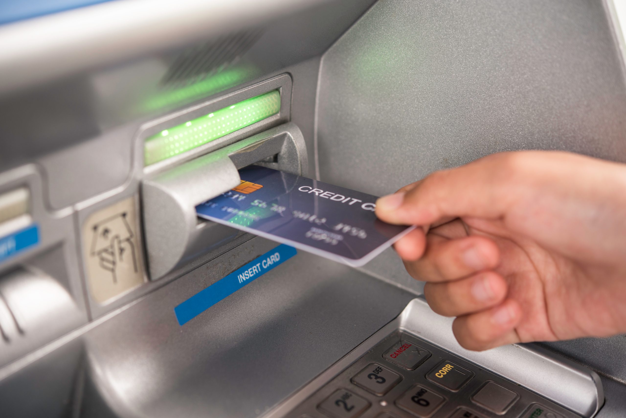 como sacar dinheiro com cartão de crédito - Grupo Recovery